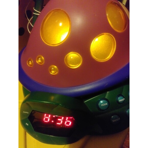 Disney Fairies Tinker Bell and The Lost Treasure Alarm Clock Radio Night Light - Picture 5 of 9